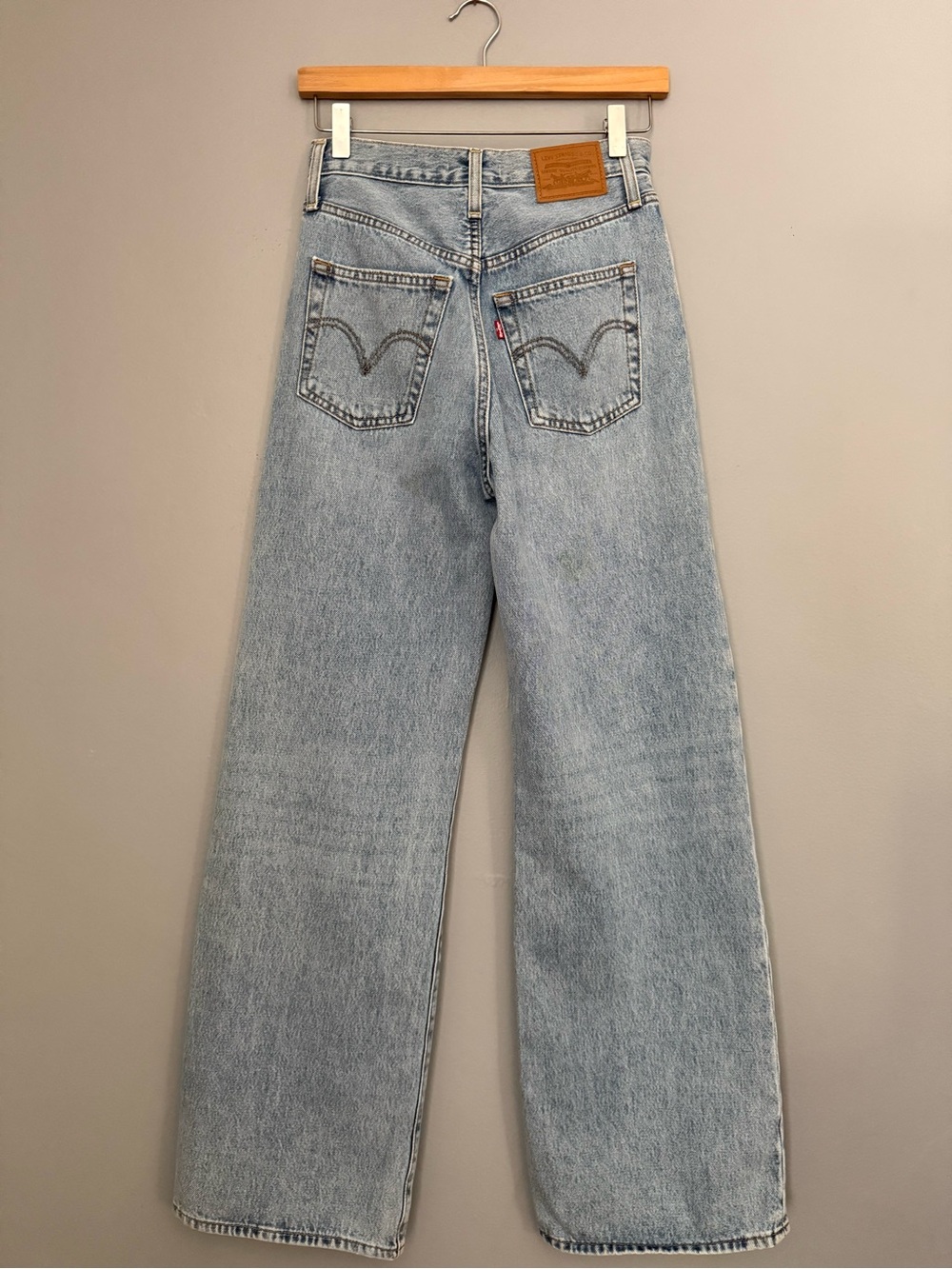 Levi’s Size 25 Ribcage Wide Leg Jeans - Picture 6 of 16